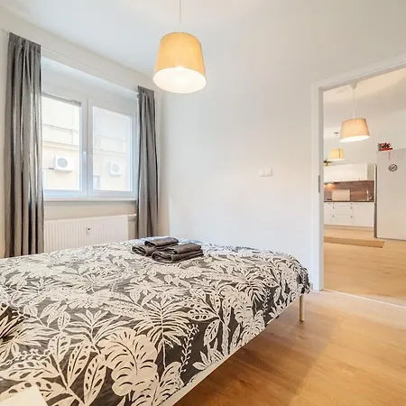 Old Town 1br Near Main Square Pressburg