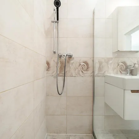 Apartment Old Town 1br Near Main Square